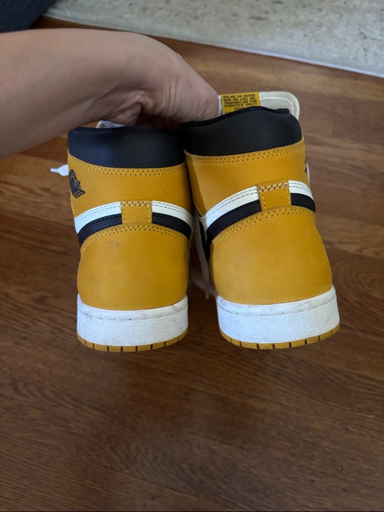 Jordan 1 Men's Retro OG High Sneakers Ochre - Picture 6 of 7